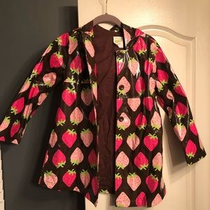 Adorable strawberry 🍓 kids raincoat!!